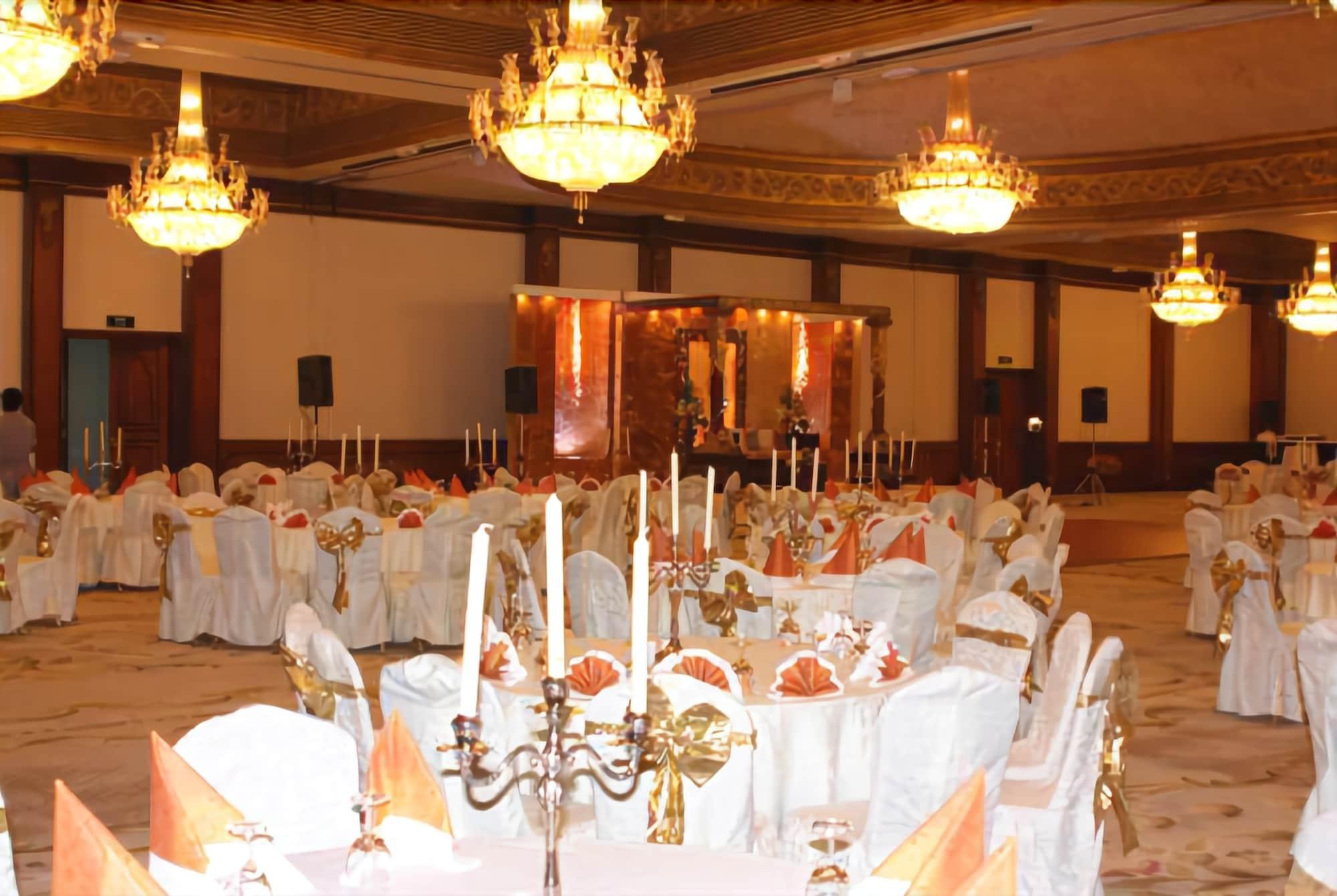 The Convention Center & Royal Suites Hotel Κουβέιτ Εξωτερικό φωτογραφία